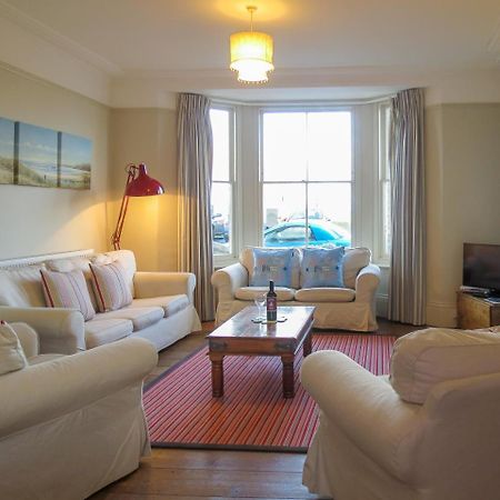 14 Market Cross Place - Beachfront Location With Lovely Sea Views - Aldeburgh Coastal Cottages Exterior foto