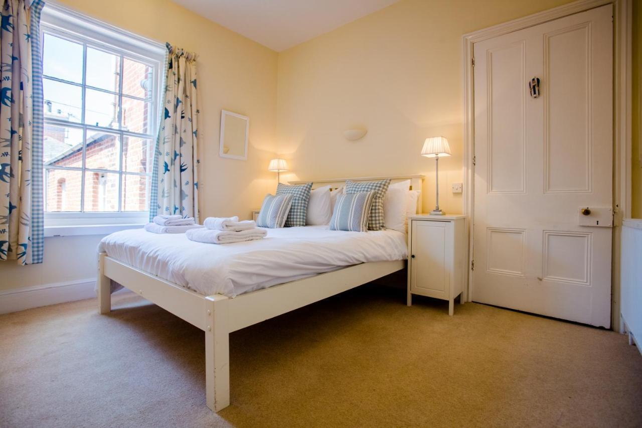 14 Market Cross Place - Beachfront Location With Lovely Sea Views - Aldeburgh Coastal Cottages Exterior foto